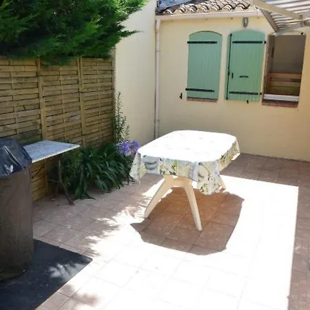 Вилла Charmante Mitoyenne Pour 6 Pers En Au Calme De La Pinede - Cap D'agde - Ref Capti52 Агд